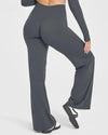 Pantalon Butter — tissu ultra-doux, détail texture